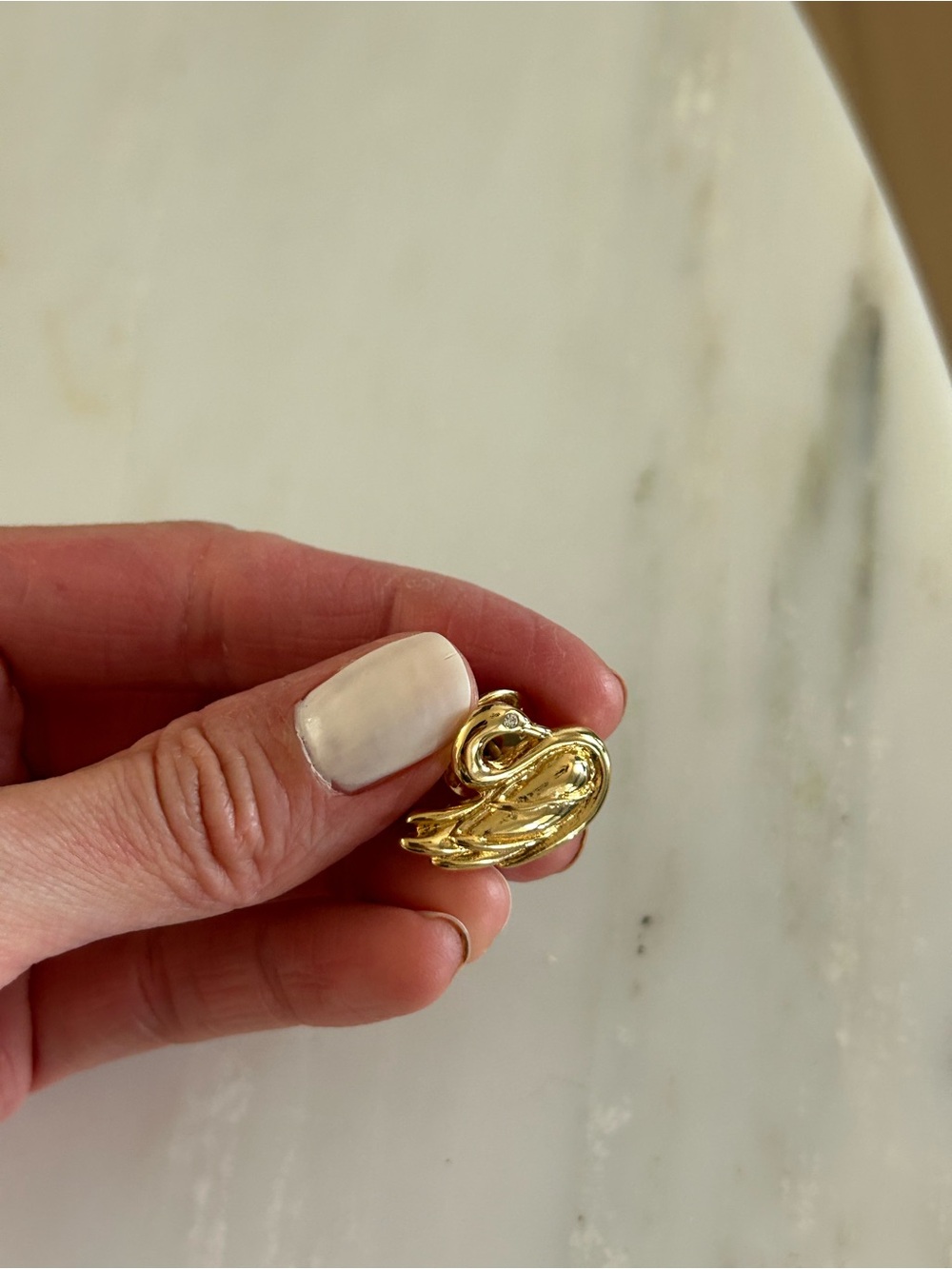 Vintage Gold Swan Pin Brooch - Picture 4 of 8